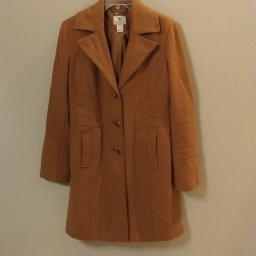 Vintage Beautiful Camel Color Worthington Coat, size medium/tall, 60% Wool